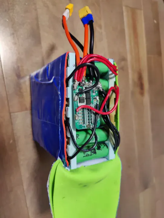 Dual output battery setup