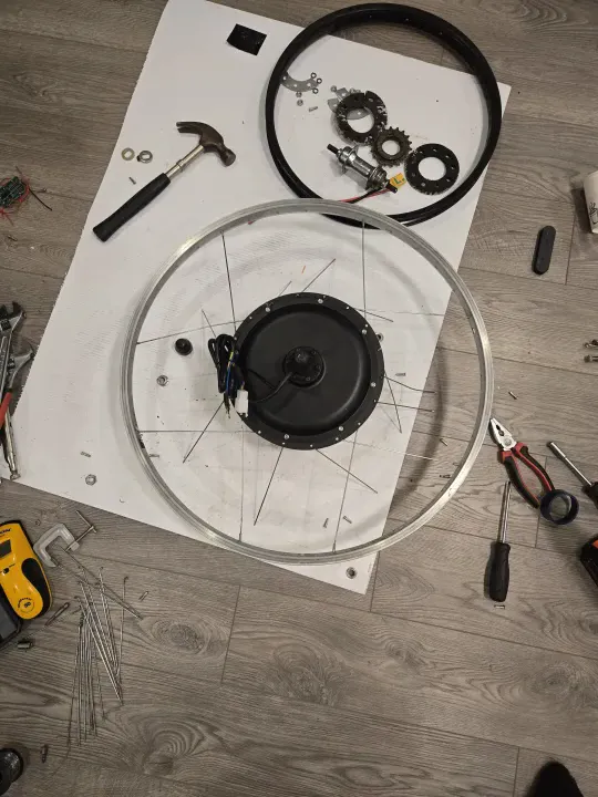 Lacing the hub motor