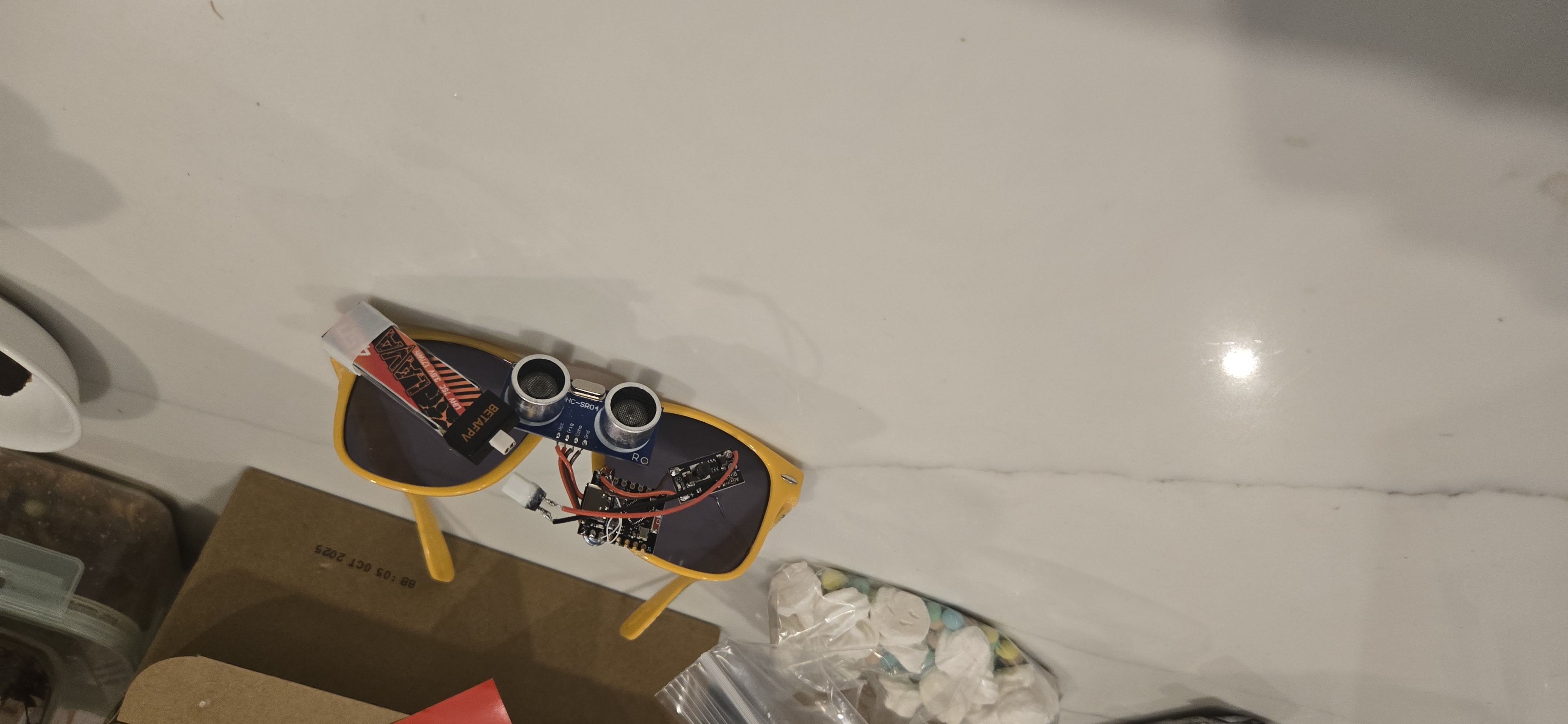 Front view of the blind glasses